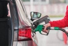 Surtidor de gasolina en una estación de servicio de Ecuador