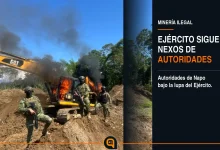 militares durante un operativo contra la minería ilegal en Napo