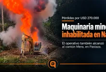 Maquinaria inhabilitada durante un operativo militar contra la minería ilegal en Napo y Pastaza