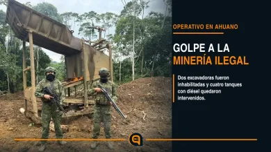 militares durante un operativo contra la minería ilegal en Ahuano